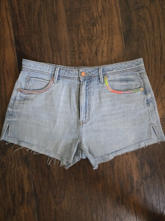 Roxy Pants - Roxy Light Wash Denim Shorts with Rainbow Pocket Stitching